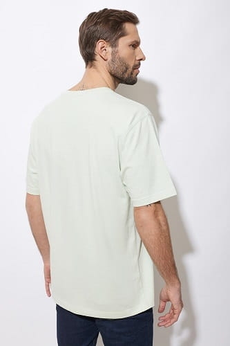 /environment/cache/images/productGfx_112582_700_700/Koszulka-Carhartt-Heavyweight-C-Tender-Greens.2.jpg