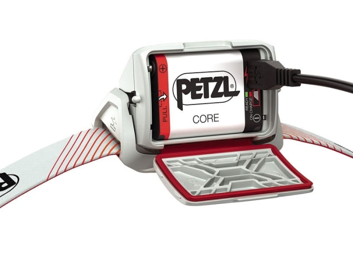 /environment/cache/images/productGfx_123798_700_700/LATARKA-CZOLOWA-PETZL-ACTIK-green1234.jpg