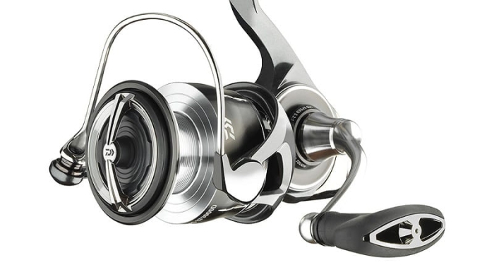 /environment/cache/images/productGfx_125902_700_700/Daiwa-Kolowrotek-24-Luvias-LT-2500S.jpg